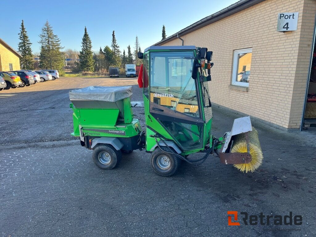 Plæne- og parkmaskiner EGHOLM 2150 Redskabsbærer - Vehículo municipal: foto 3 Plæne- og parkmaskiner EGHOLM 2150 Redskabsbærer - Vehículo municipal: foto 3