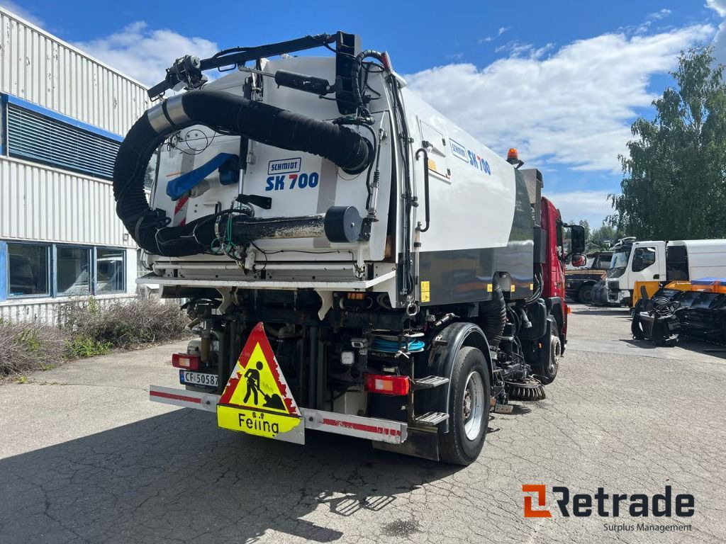 Volvo FE 300 Feiebil / Kombibil med Tipp og Brøyteoppsett - Barredora vial: foto 4 Volvo FE 300 Feiebil / Kombibil med Tipp og Brøyteoppsett - Barredora vial: foto 4