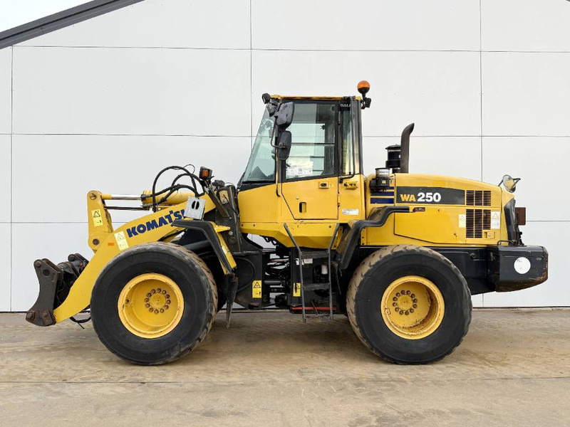 Komatsu WA250-5 - Dutch Machine / 3rd Function / Auto Lube - Cargadora de ruedas: foto 1 Komatsu WA250-5 - Dutch Machine / 3rd Function / Auto Lube - Cargadora de ruedas: foto 1