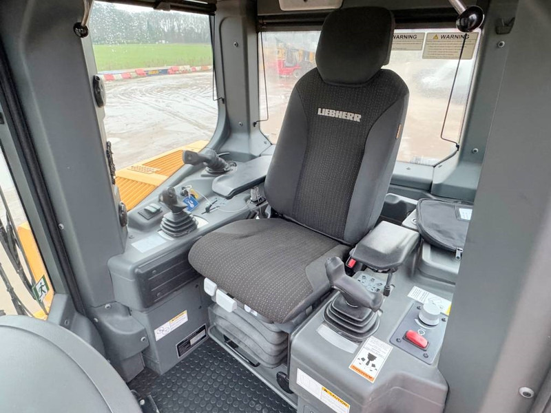 Bulldozer Liebherr PR766 05 Gen 8 - NEW! 149 Hours! CE Certified: foto 8 Bulldozer Liebherr PR766 05 Gen 8 - NEW! 149 Hours! CE Certified: foto 8