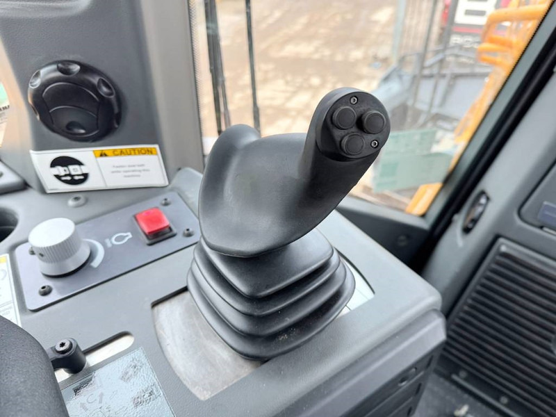 Bulldozer Liebherr PR766 05 Gen 8 - NEW! 149 Hours! CE Certified: foto 11 Bulldozer Liebherr PR766 05 Gen 8 - NEW! 149 Hours! CE Certified: foto 11