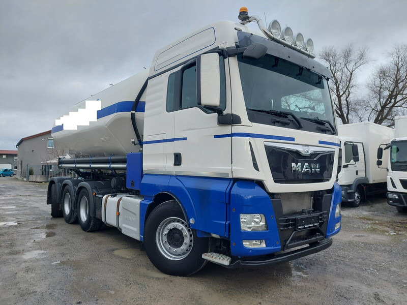MAN TGX 35.440 Silo Euro 6 8x4 Lift+Lenk Klima (5) - Camión: foto 3 MAN TGX 35.440 Silo Euro 6 8x4 Lift+Lenk Klima (5) - Camión: foto 3