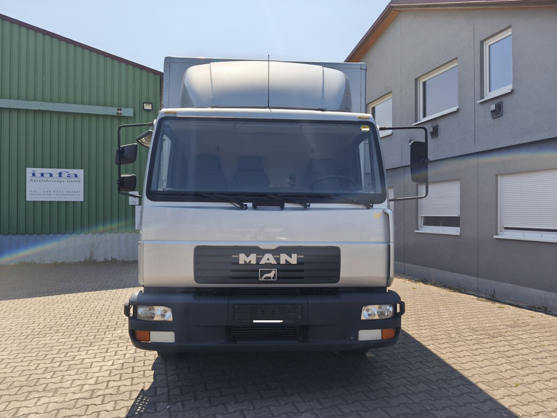 MAN LE 10.220 Koffer Euro 3 4x2 abgelastet auf 7,49 t (6) - Camión caja cerrada: foto 3 MAN LE 10.220 Koffer Euro 3 4x2 abgelastet auf 7,49 t (6) - Camión caja cerrada: foto 3