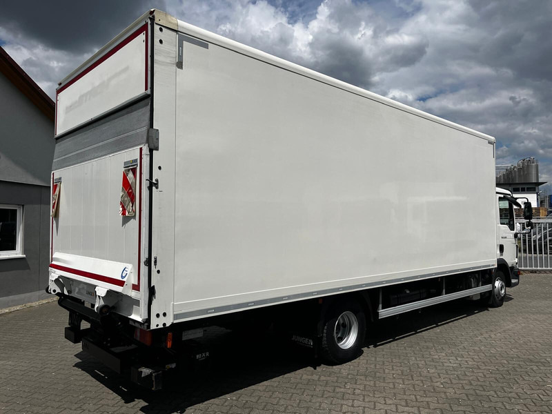 MAN TGL 12.250 Euro 6 4x2 - Camión caja cerrada: foto 5 MAN TGL 12.250 Euro 6 4x2 - Camión caja cerrada: foto 5
