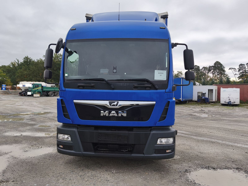 MAN TGL 8.220 Plane Jumbo Gardine Euro6 4x2 (10) - Camión lona: foto 3 MAN TGL 8.220 Plane Jumbo Gardine Euro6 4x2 (10) - Camión lona: foto 3
