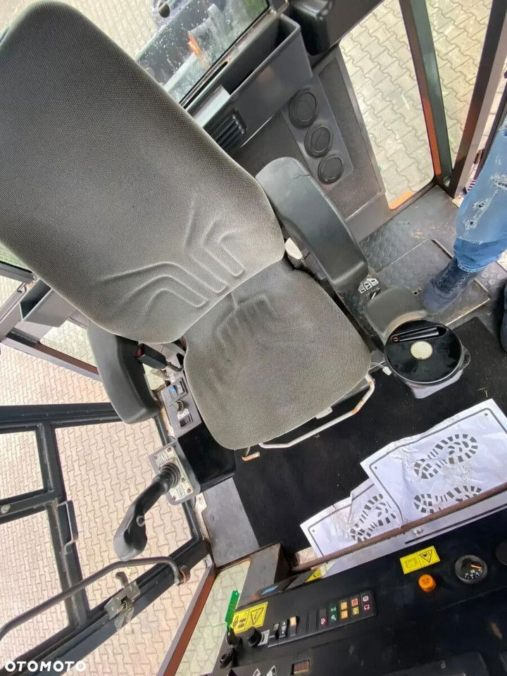 Apisonadora de asfalto Ammann AV95-2 / Vibrations / 1 Owner / NEW Service Ammann AV95-2 / Vibrations / 1 Owner / NEW Service: foto 18 Apisonadora de asfalto Ammann AV95-2 / Vibrations / 1 Owner / NEW Service Ammann AV95-2 / Vibrations / 1 Owner / NEW Service: foto 18