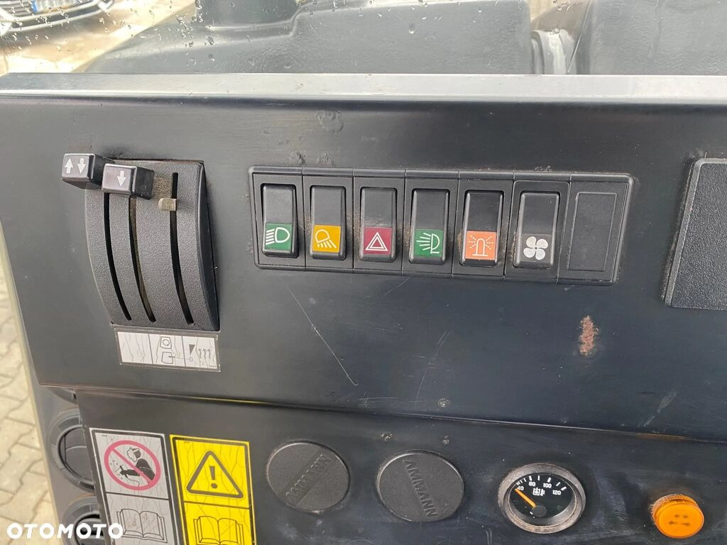 Apisonadora de asfalto Ammann AV95-2 / Vibrations / 1 Owner / NEW Service Ammann AV95-2 / Vibrations / 1 Owner / NEW Service: foto 26 Apisonadora de asfalto Ammann AV95-2 / Vibrations / 1 Owner / NEW Service Ammann AV95-2 / Vibrations / 1 Owner / NEW Service: foto 26