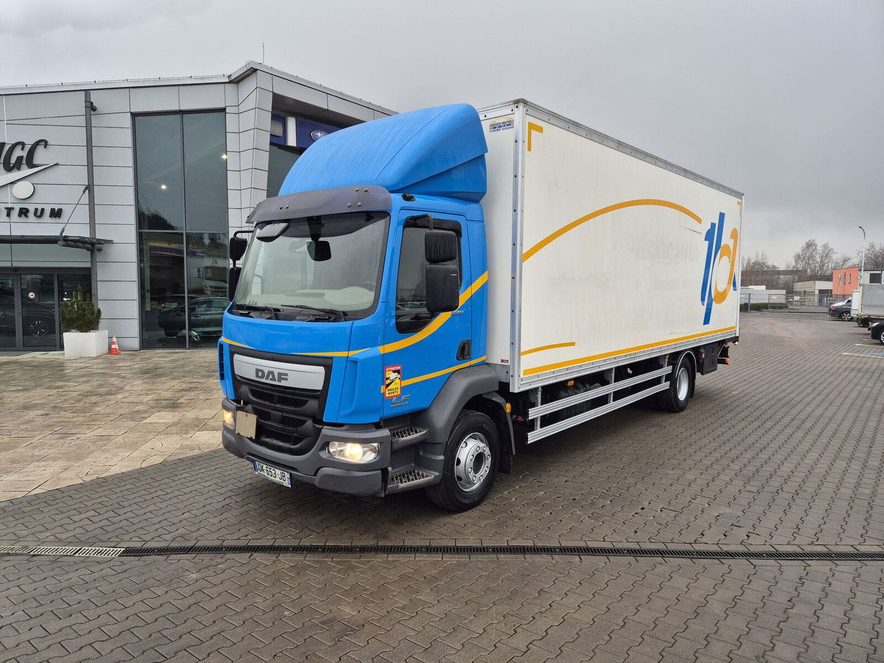 DAF LF 220 DAF LF 220 - Camión caja cerrada: foto 1 DAF LF 220 DAF LF 220 - Camión caja cerrada: foto 1