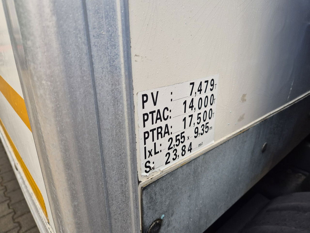 Camión caja cerrada DAF LF 220 DAF LF 220: foto 24