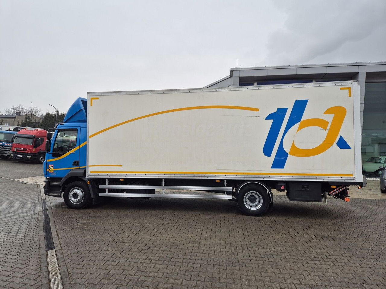 Camión caja cerrada DAF LF 220 DAF LF 220: foto 14