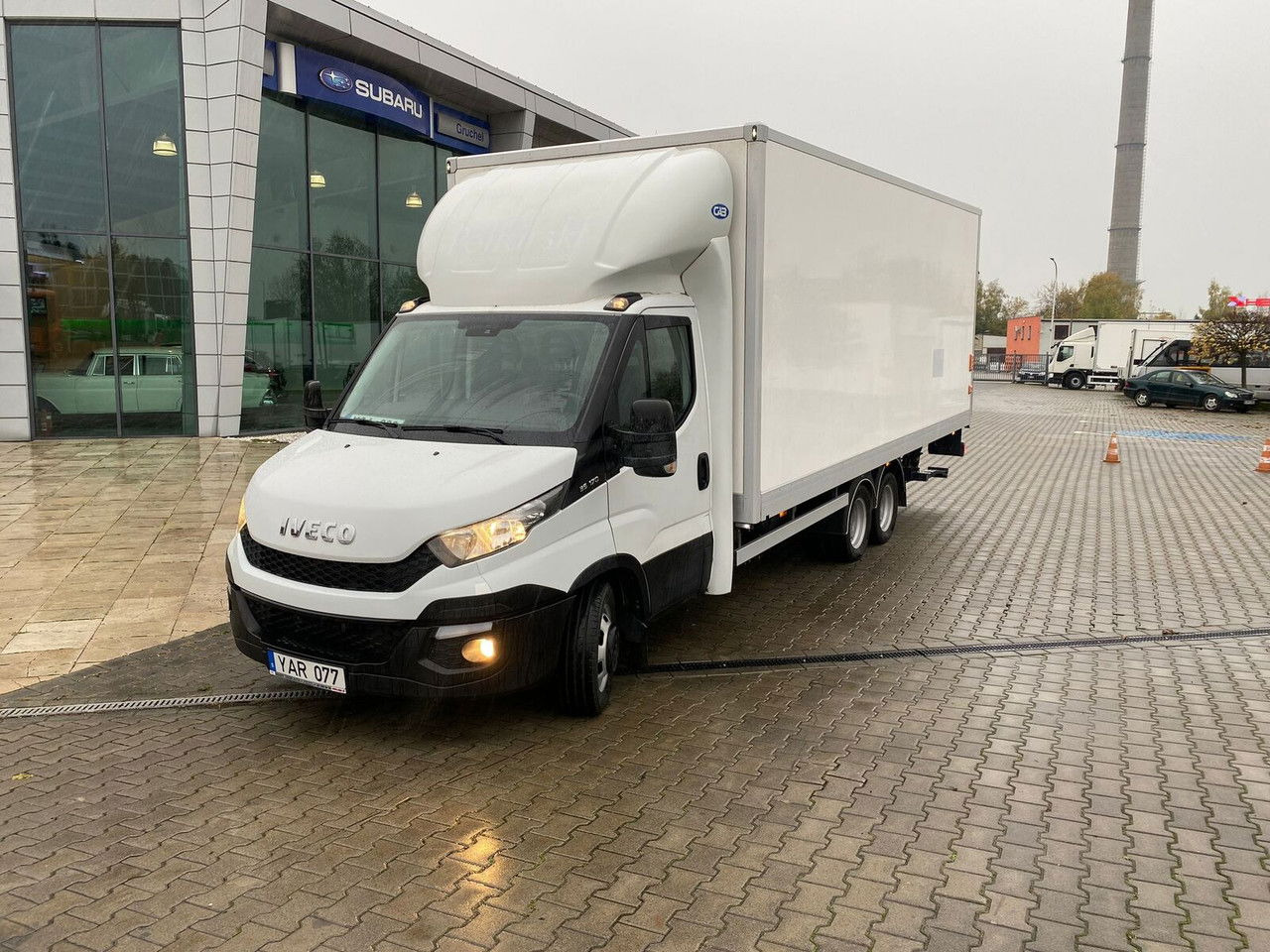 Camión caja cerrada Iveco Daily 35C18 35C180 / NEW Service / Trailer / Euro 6: foto 1