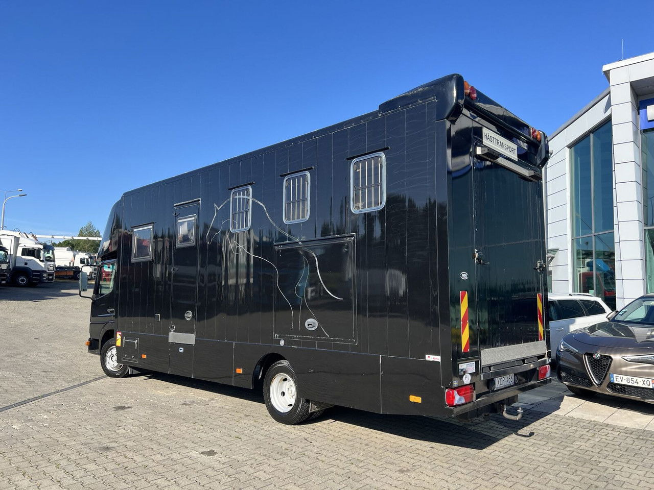 Mercedes-Benz Atego 815 For 4 horses + 3 people / like camper - Camión para caballos: foto 4 Mercedes-Benz Atego 815 For 4 horses + 3 people / like camper - Camión para caballos: foto 4