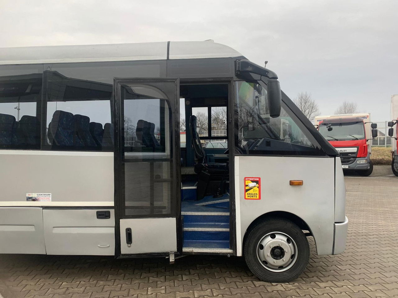 Autobús suburbano Mercedes-Benz Vario 814 814D, Mediano, Cibro, Vario,33 seats, E4, Wide Body: foto 8 Autobús suburbano Mercedes-Benz Vario 814 814D, Mediano, Cibro, Vario,33 seats, E4, Wide Body: foto 8
