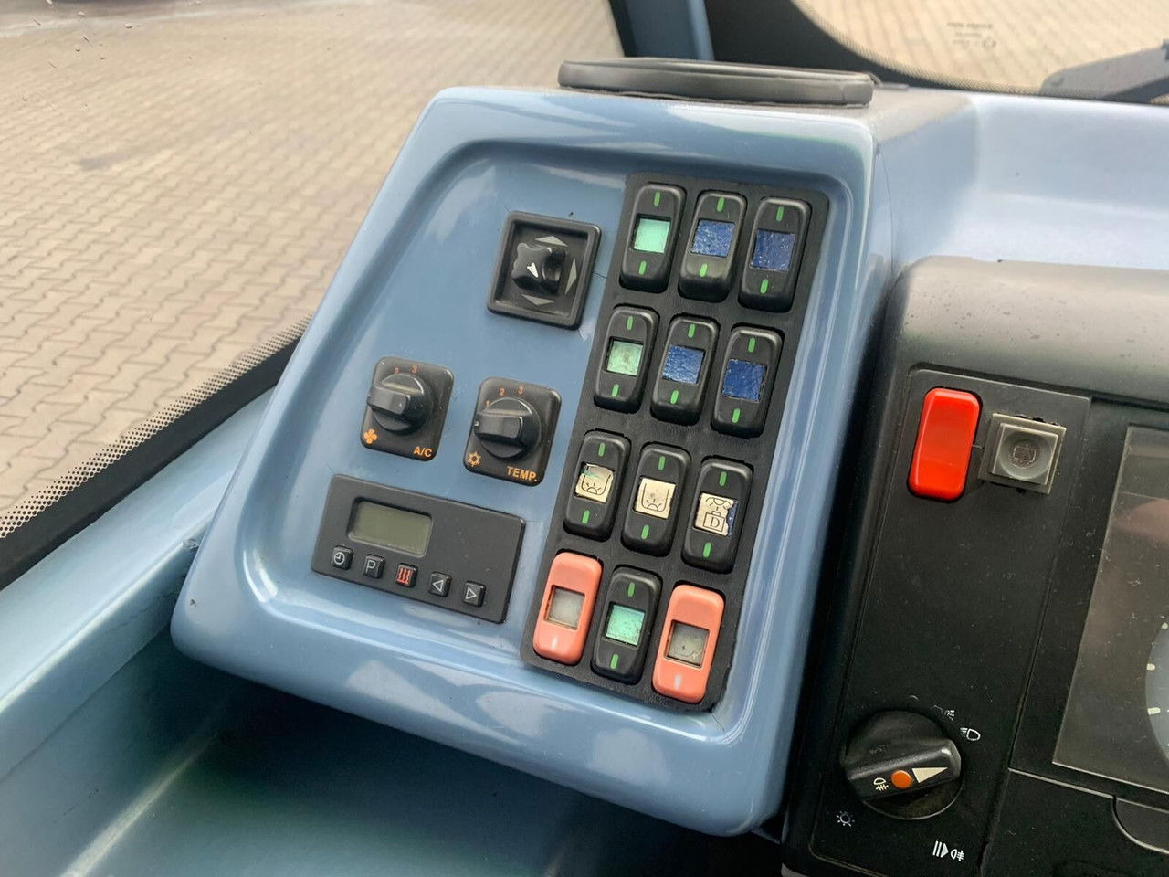 Autobús suburbano Mercedes-Benz Vario 814 814D, Mediano, Cibro, Vario,33 seats, E4, Wide Body: foto 28 Autobús suburbano Mercedes-Benz Vario 814 814D, Mediano, Cibro, Vario,33 seats, E4, Wide Body: foto 28