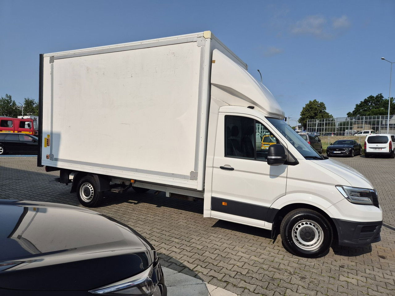 VOLKSWAGEN Crafter 2.0 TDI 177HP / High Container / Lift 750KG / Super Cond - Furgoneta caja cerrada: foto 2 VOLKSWAGEN Crafter 2.0 TDI 177HP / High Container / Lift 750KG / Super Cond - Furgoneta caja cerrada: foto 2