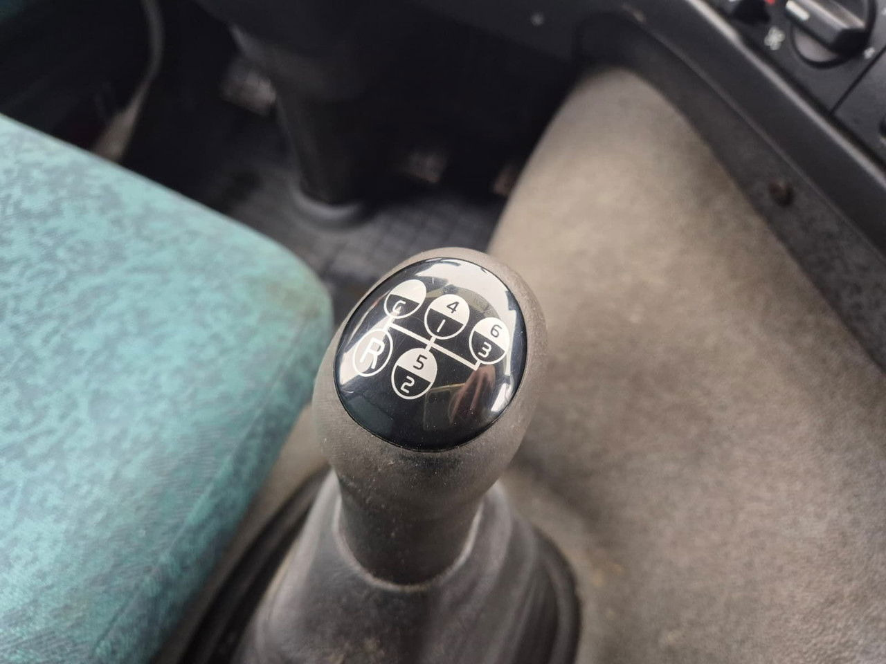 Camión para caballos Volvo FM 7 5 Horses / Live Cabin / 1 Owner / Serviced: foto 25