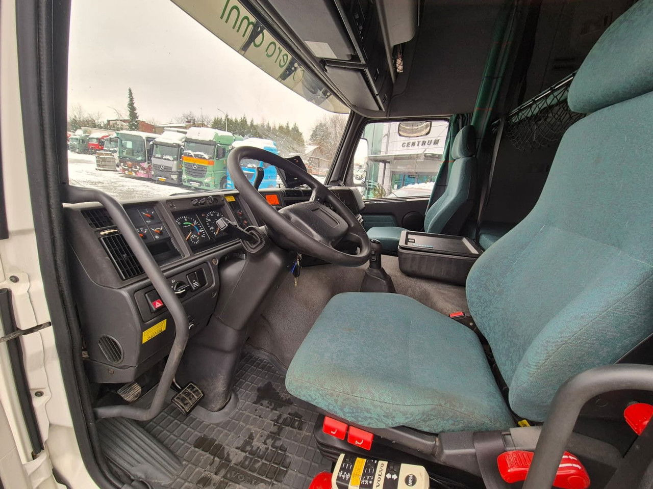 Camión para caballos Volvo FM 7 5 Horses / Live Cabin / 1 Owner / Serviced: foto 28