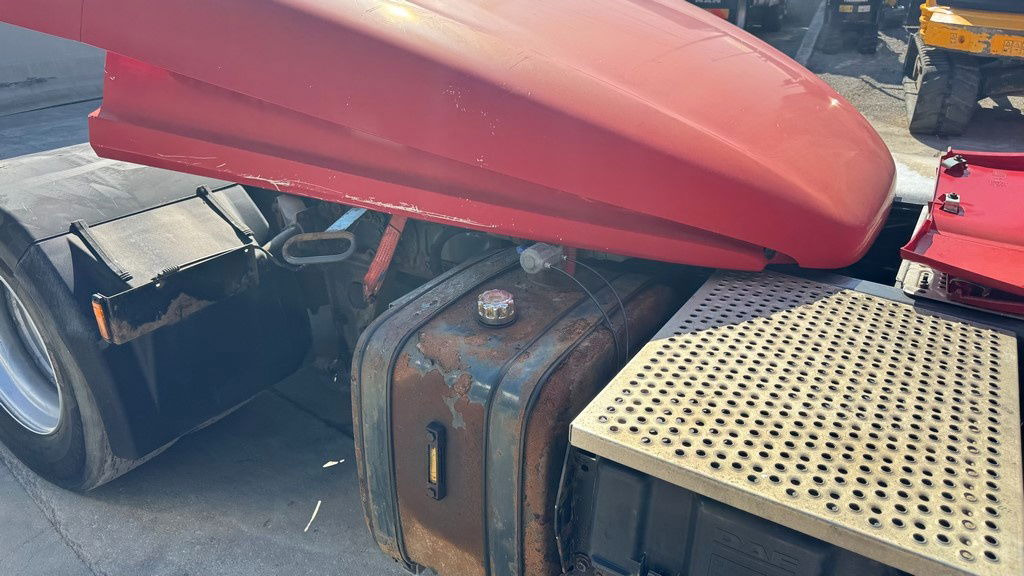 DAF XF 105.460 4x2 tractor unit - tipp. hydr. - Cabeza tractora: foto 4 DAF XF 105.460 4x2 tractor unit - tipp. hydr. - Cabeza tractora: foto 4
