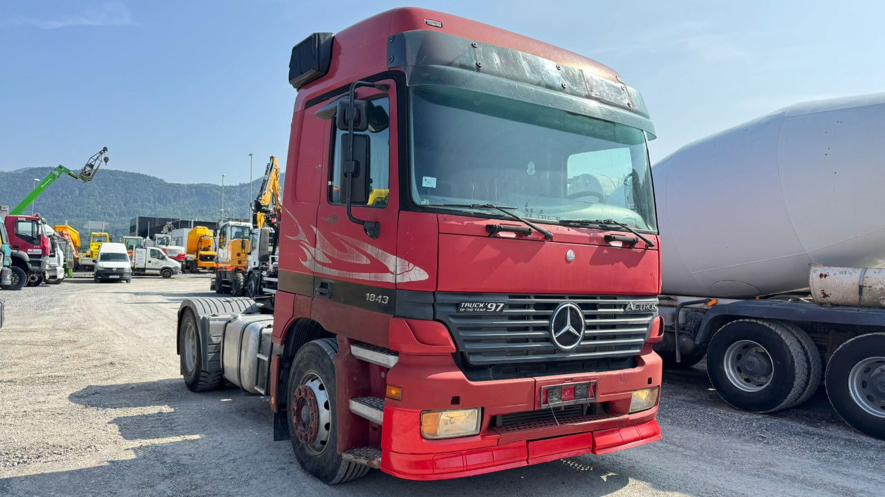 Mercedes-Benz Actros 1853 LS 4x2 tractor unit - air condition - Cabeza tractora: foto 3 Mercedes-Benz Actros 1853 LS 4x2 tractor unit - air condition - Cabeza tractora: foto 3