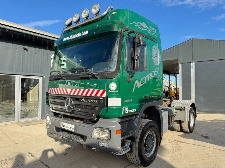 Mercedes-Benz Actros 2044 AS 4x4 spring - eps - tipp. hydr. - Cabeza tractora: foto 1 Mercedes-Benz Actros 2044 AS 4x4 spring - eps - tipp. hydr. - Cabeza tractora: foto 1