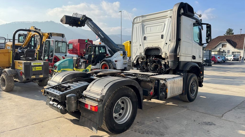 Mercedes-Benz Arocs 1851 LS HAD 4X4 - Euro 6 - retarder - tipper hydraulics - Cabeza tractora: foto 5 Mercedes-Benz Arocs 1851 LS HAD 4X4 - Euro 6 - retarder - tipper hydraulics - Cabeza tractora: foto 5