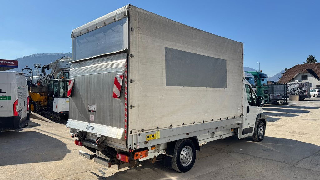 Fiat Ducato 2.3 JTD - 2014 - AIR Condition - Hydraulic Ramp - Furgoneta con lona: foto 5 Fiat Ducato 2.3 JTD - 2014 - AIR Condition - Hydraulic Ramp - Furgoneta con lona: foto 5