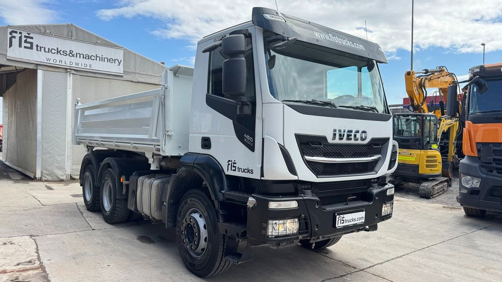 Iveco Trakker AD260 X46 Z 6x4 bordmatic tipper - Camión volquete: foto 3 Iveco Trakker AD260 X46 Z 6x4 bordmatic tipper - Camión volquete: foto 3