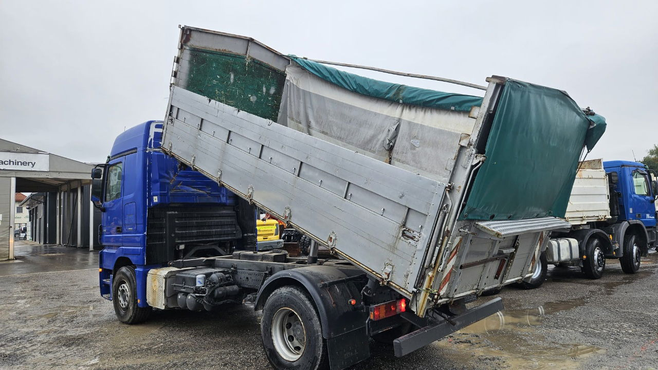 Mercedes-Benz Actros 1841 L 4x2 tipper - tarpaulin - euro 5 - Camión volquete: foto 4 Mercedes-Benz Actros 1841 L 4x2 tipper - tarpaulin - euro 5 - Camión volquete: foto 4