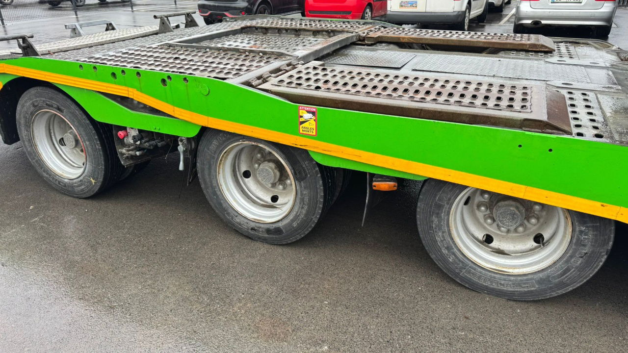 Mercedes-Benz Actros 1846 4x2 LKW transporter + Boerner trailer - Camión portavehículos: foto 5 Mercedes-Benz Actros 1846 4x2 LKW transporter + Boerner trailer - Camión portavehículos: foto 5