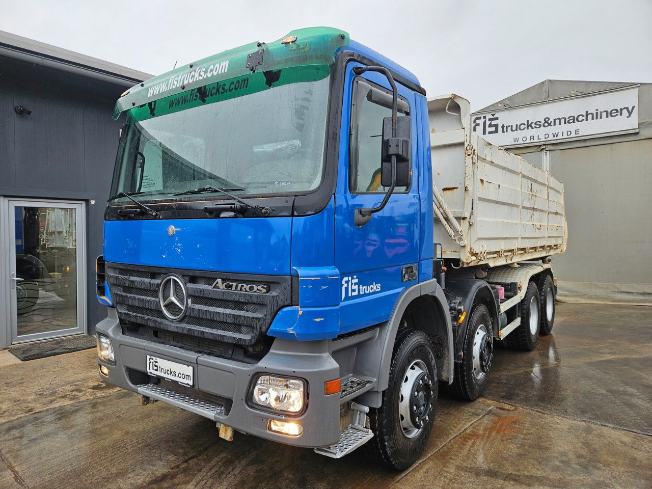 Mercedes-Benz Actros 3241 8x4 3 sided tipper - full spring - Camión volquete: foto 1 Mercedes-Benz Actros 3241 8x4 3 sided tipper - full spring - Camión volquete: foto 1