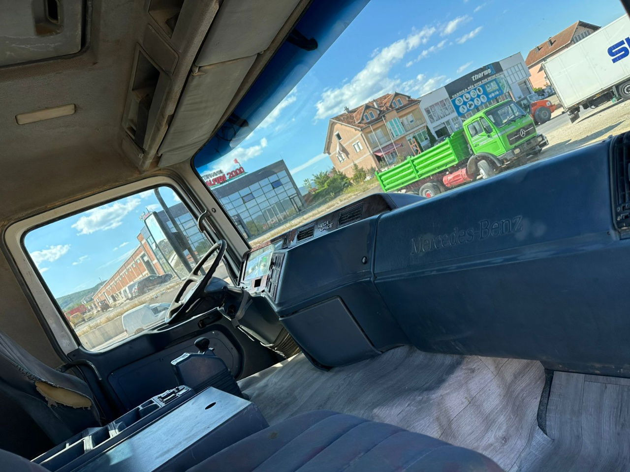 Leasing de  Mercedes-Benz Actros 3243 8x4 chassis Mercedes-Benz Actros 3243 8x4 chassis: foto 21