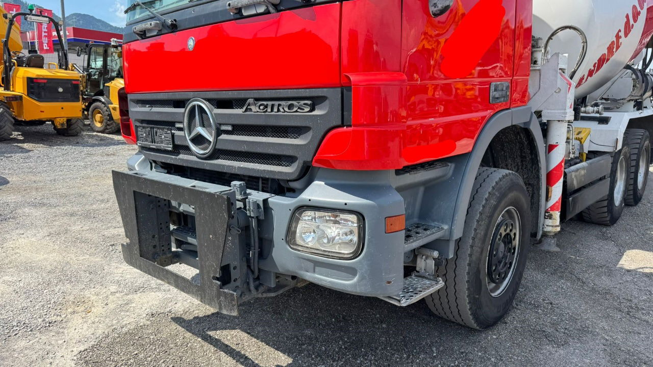 Mercedes-Benz Actros 3341 6x4 7m3 + 24m Cifa - Camión hormigonera: foto 2 Mercedes-Benz Actros 3341 6x4 7m3 + 24m Cifa - Camión hormigonera: foto 2