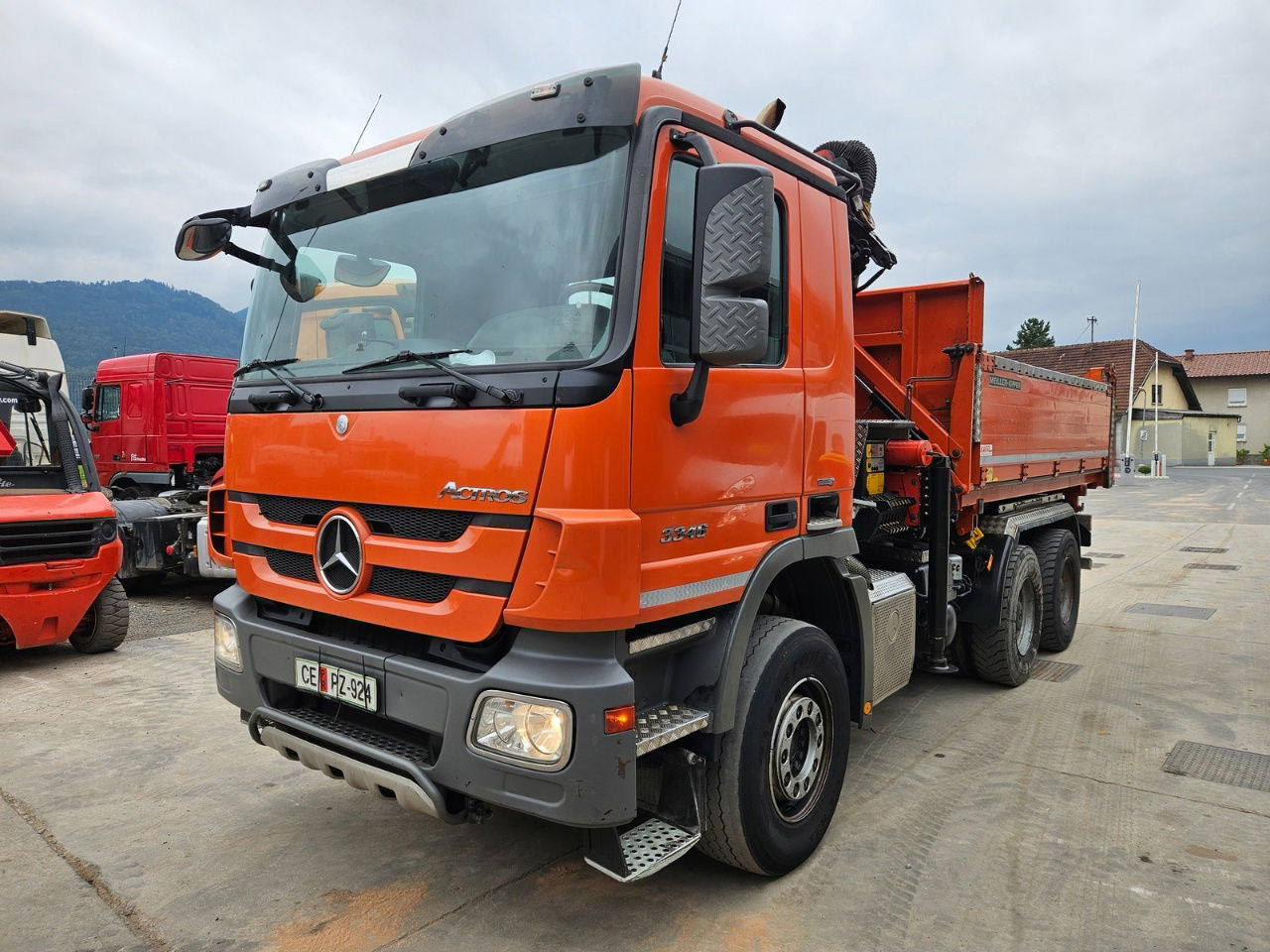 Mercedes-Benz Actros 3346 K palfinger PK 18002 - bordmatic - meiller tipper - EPS 3 pedals - Camión volquete: foto 1 Mercedes-Benz Actros 3346 K palfinger PK 18002 - bordmatic - meiller tipper - EPS 3 pedals - Camión volquete: foto 1