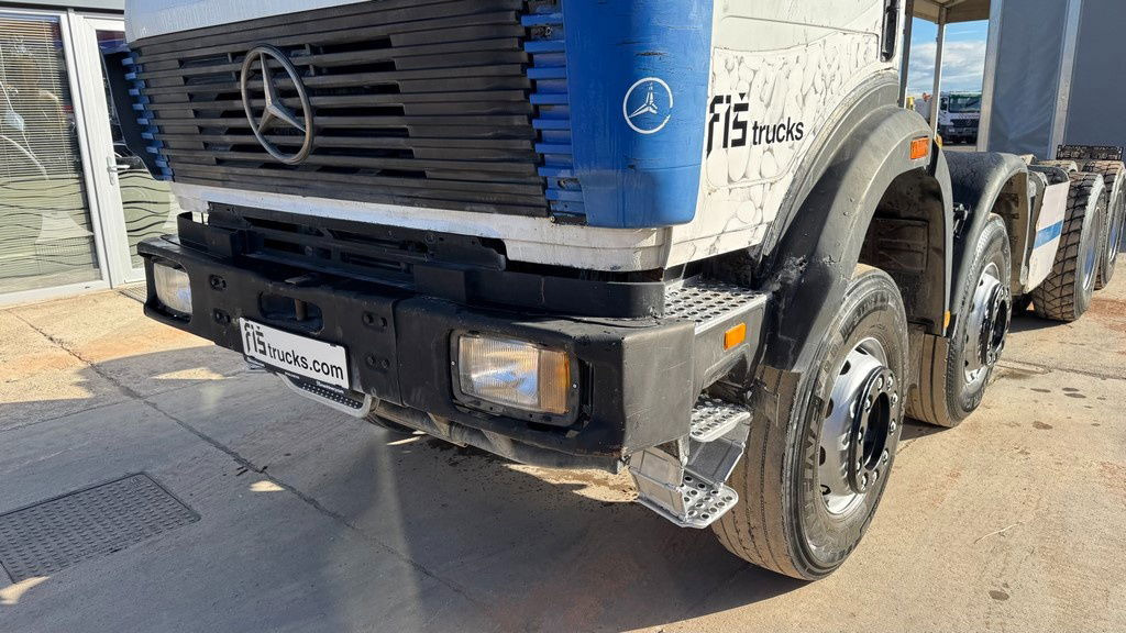 Mercedes-Benz SK 3234 8x4 chassis - Camión chasis: foto 2 Mercedes-Benz SK 3234 8x4 chassis - Camión chasis: foto 2