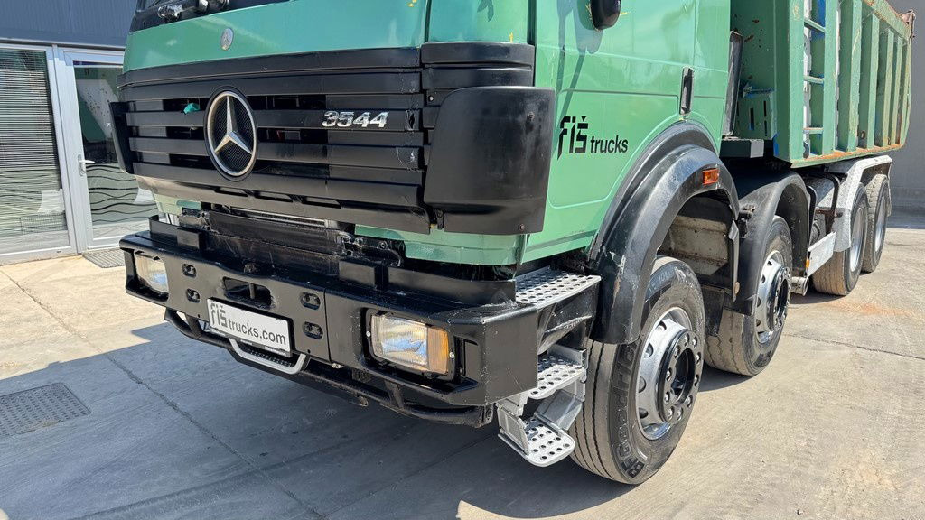 Mercedes-Benz SK 3235 8X4 tipper - V8 - Camión volquete: foto 2 Mercedes-Benz SK 3235 8X4 tipper - V8 - Camión volquete: foto 2