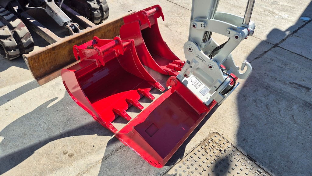 Takeuchi TB230 - Powertilt - 3X Buckets - 2017 Year - TOP Condition - Miniexcavadora: foto 5 Takeuchi TB230 - Powertilt - 3X Buckets - 2017 Year - TOP Condition - Miniexcavadora: foto 5