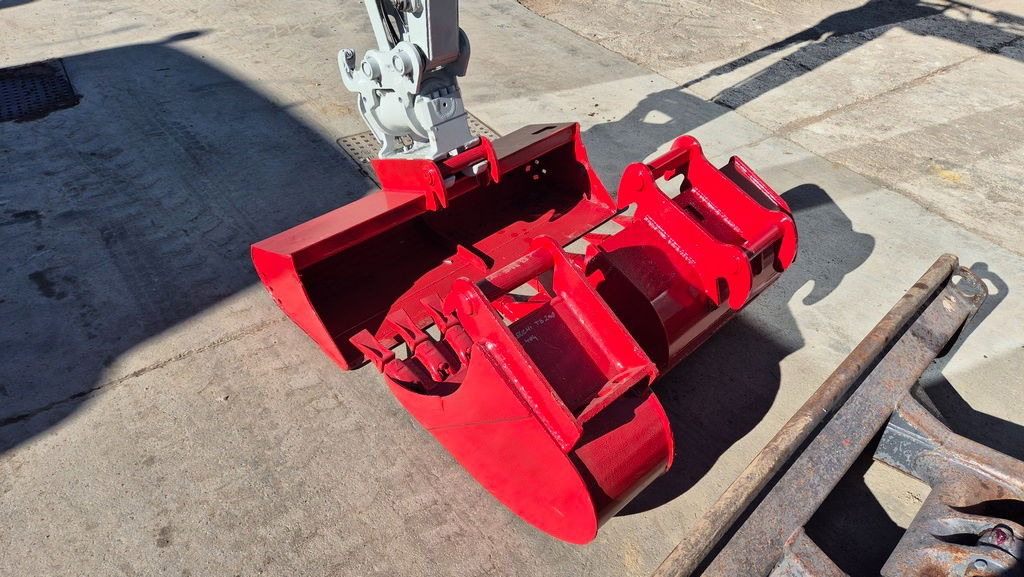 Takeuchi TB230 - Powertilt - 3X Buckets - 2017 Year - TOP Condition - Miniexcavadora: foto 4 Takeuchi TB230 - Powertilt - 3X Buckets - 2017 Year - TOP Condition - Miniexcavadora: foto 4