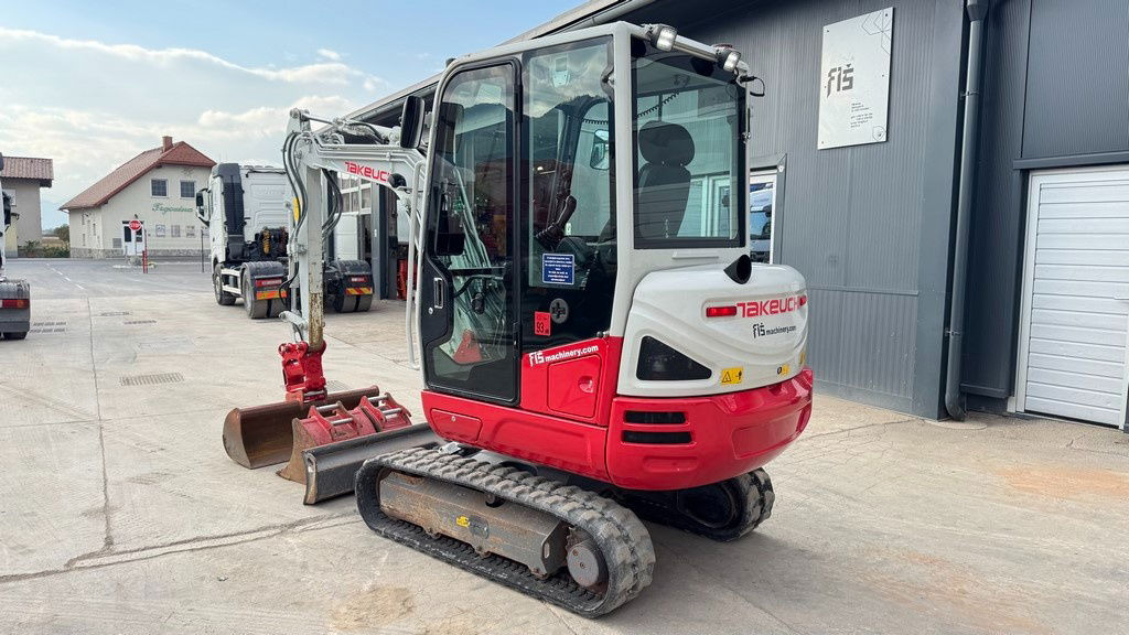 Takeuchi TB230 - Powertilt - 3X Buckets - 2021 Year - TOP - Miniexcavadora: foto 4 Takeuchi TB230 - Powertilt - 3X Buckets - 2021 Year - TOP - Miniexcavadora: foto 4