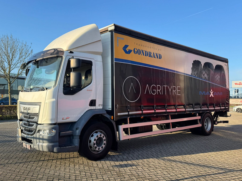 DAF LF260 Km 158.729 - Camión lona: foto 2 DAF LF260 Km 158.729 - Camión lona: foto 2