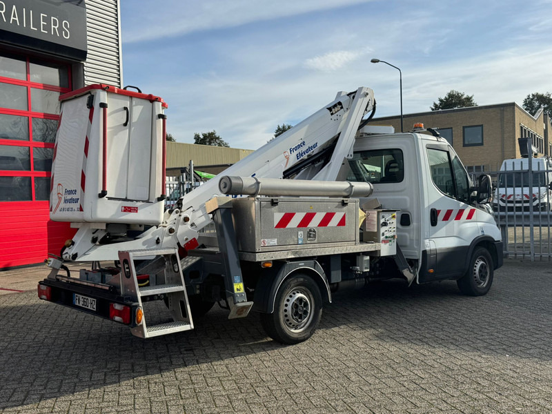 Iveco Daily 35S14 Werkhoogte 14 mtr, 221 draaiuren 18.215 km - Furgoneta: foto 5 Iveco Daily 35S14 Werkhoogte 14 mtr, 221 draaiuren 18.215 km - Furgoneta: foto 5