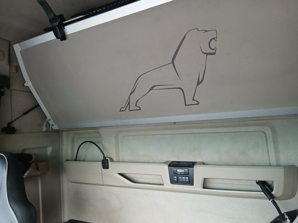 Cabeza tractora MAN TGX18.500 XXL EURO 6 MEGA/lowdeck: foto 17 Cabeza tractora MAN TGX18.500 XXL EURO 6 MEGA/lowdeck: foto 17