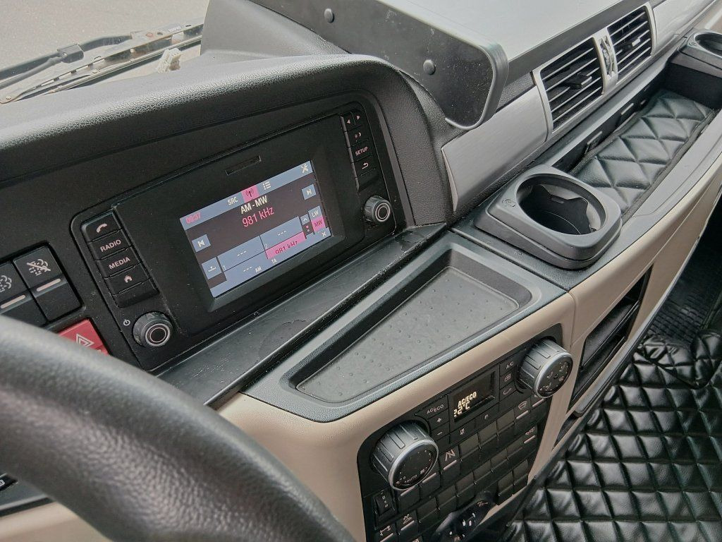 Cabeza tractora MAN TGX18.500 XXL EURO 6 MEGA/lowdeck: foto 14 Cabeza tractora MAN TGX18.500 XXL EURO 6 MEGA/lowdeck: foto 14