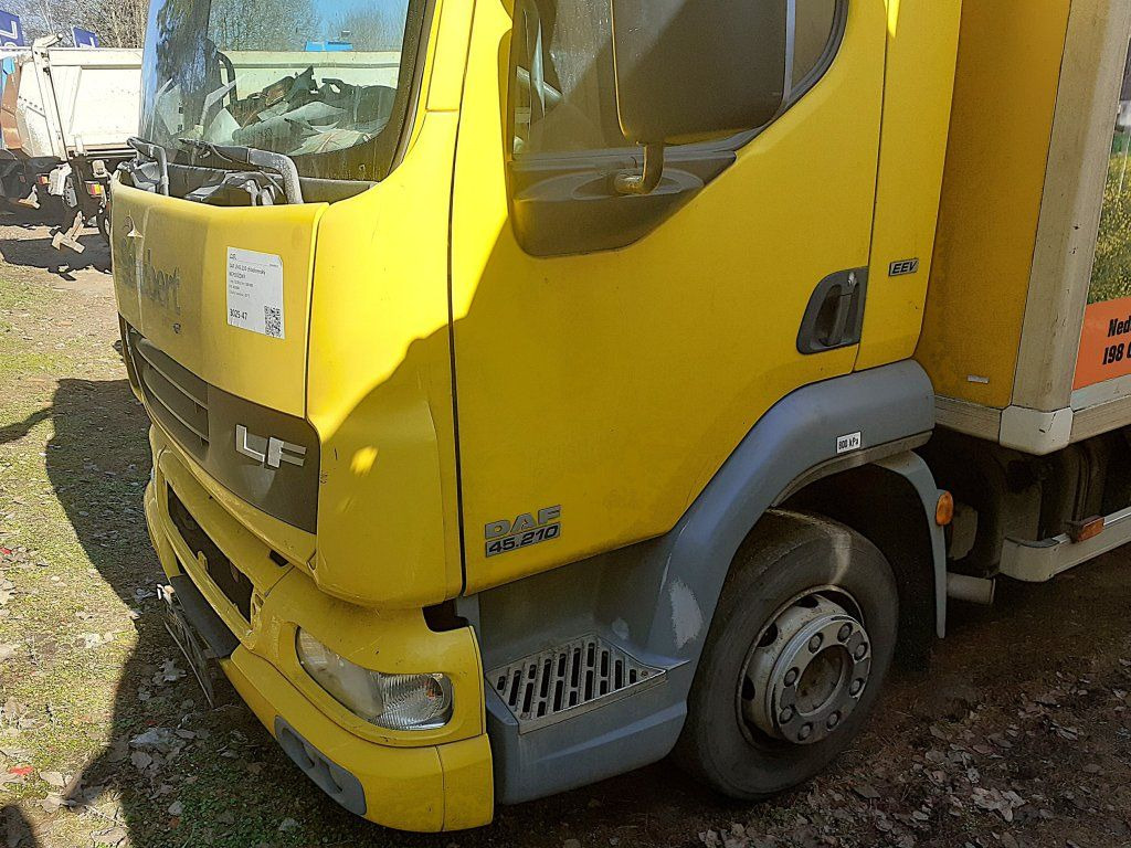 DAF LF45.210 mit Carrier Motorschaden engineproblem - Camión frigorífico: foto 3 DAF LF45.210 mit Carrier Motorschaden engineproblem - Camión frigorífico: foto 3