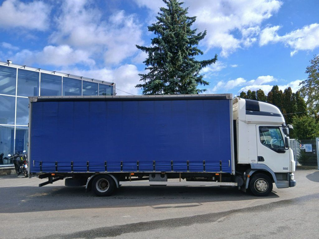 DAF LF45.220 EURO 4 - Camión lona: foto 3 DAF LF45.220 EURO 4 - Camión lona: foto 3