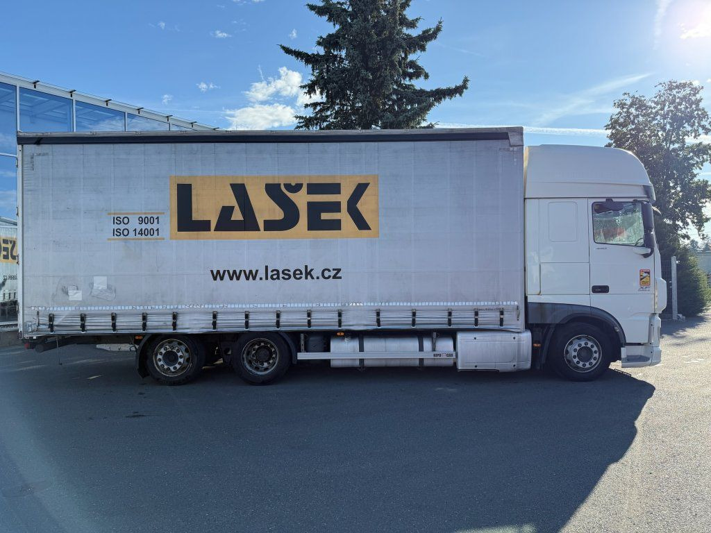 DAF XF440 EURO 6 6x2 - Camión lona: foto 3 DAF XF440 EURO 6 6x2 - Camión lona: foto 3