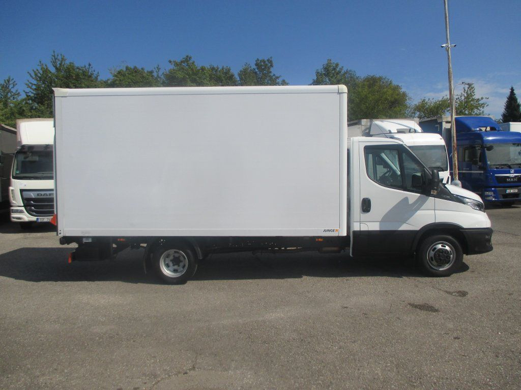 Iveco Daily 35C16 - Furgoneta caja cerrada: foto 4 Iveco Daily 35C16 - Furgoneta caja cerrada: foto 4