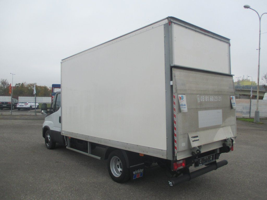 Furgoneta caja cerrada Iveco Daily 35C16: foto 10 Furgoneta caja cerrada Iveco Daily 35C16: foto 10