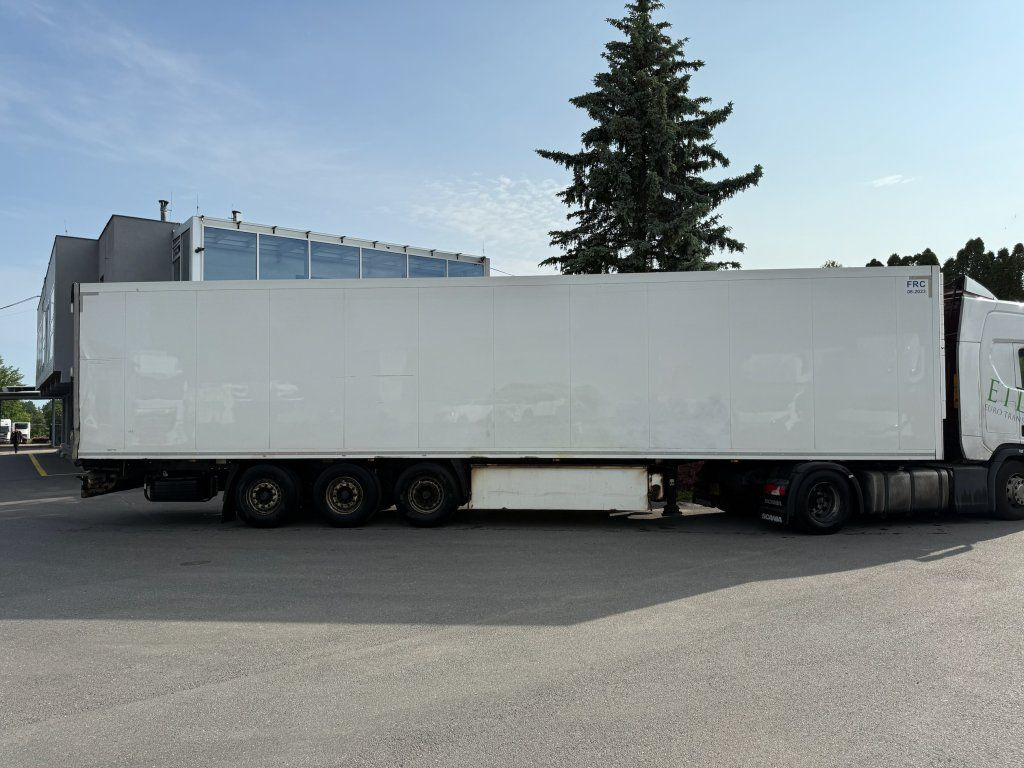 Krone Carrier Vector 1550 DoppelStock - Semirremolque caja cerrada: foto 2 Krone Carrier Vector 1550 DoppelStock - Semirremolque caja cerrada: foto 2