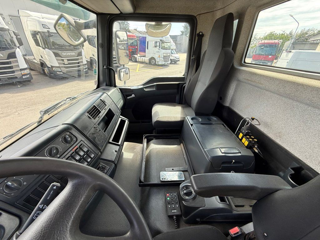 Camión volquete MAN TGM18.290 EURO 5: foto 12