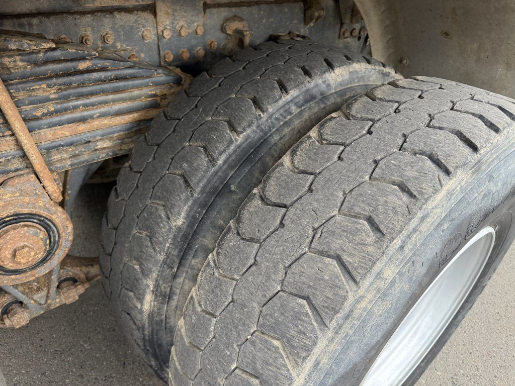 Camión volquete Renault Kerax 450 S3 8x4 EURO 4: foto 13